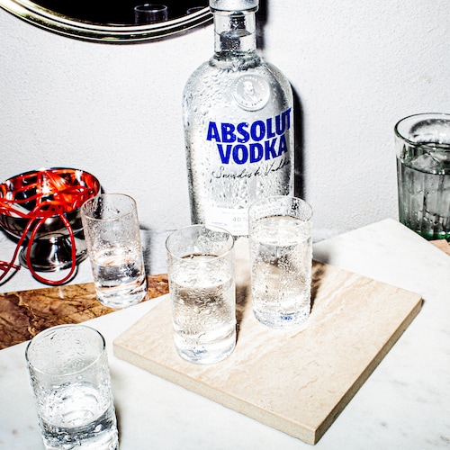 https://images.absolutdrinks.com/container-images/Raw/Absolut/f31c6410-81fb-439a-a789-1e3e66ed1f89.jpg?imwidth=500