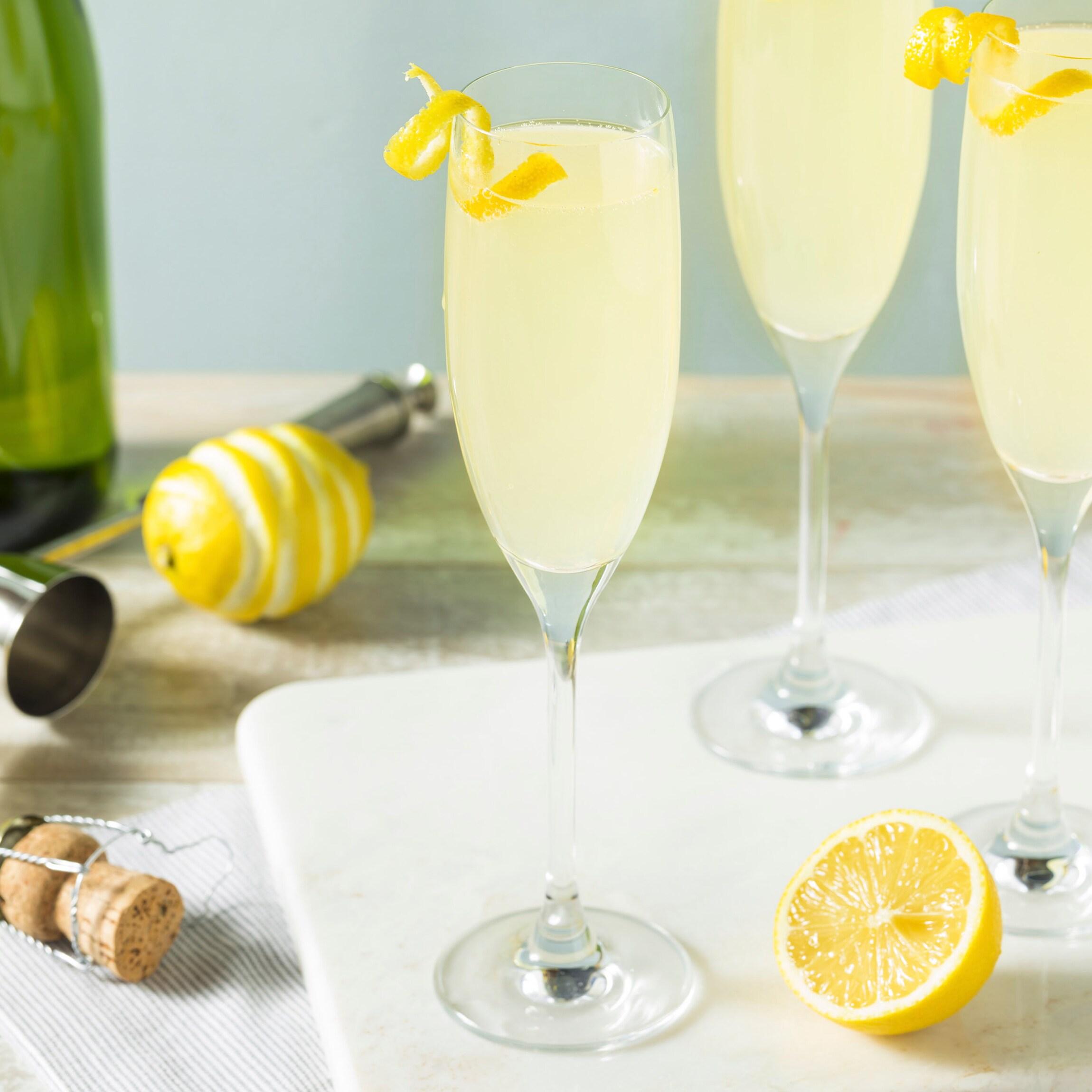 French 75 Recipe | Absolut Drinks