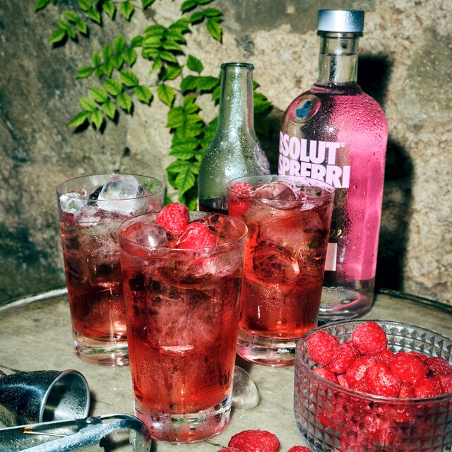 absolut-raspberri-with-cranberry-juice