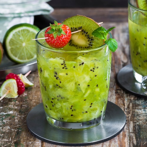 Drinks &amp; Cocktails with Kiwi Puree | Absolut Drinks